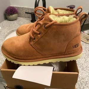 Ugg Neumal chukkas six 6